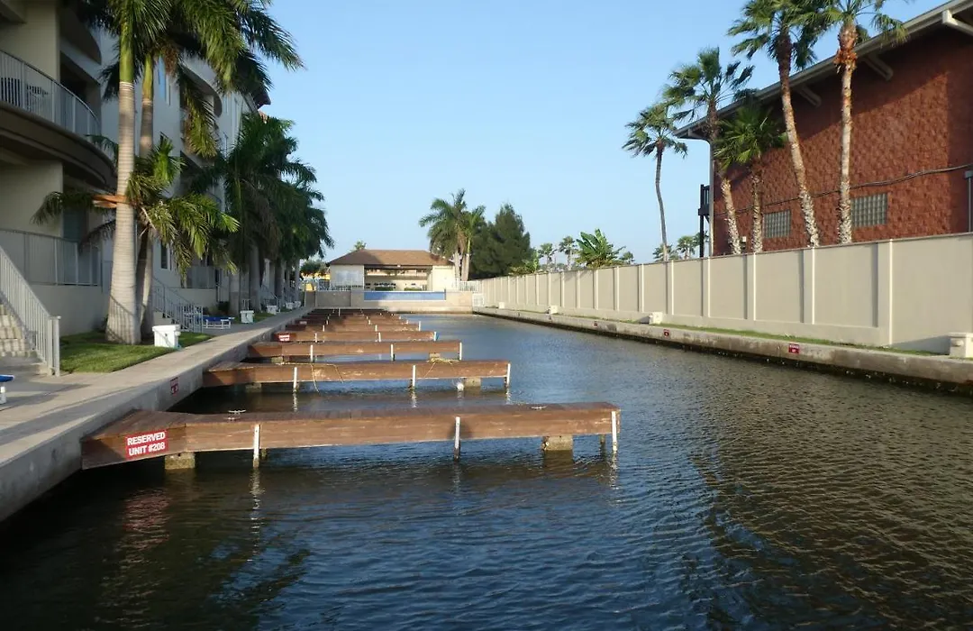 Fishermans Landing On The Bay- Las Marinas-1