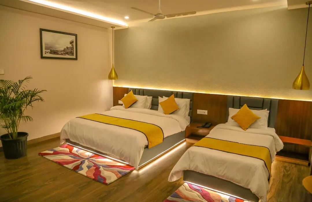 Four Leaf Hotel - Sapphire Blue, Varanasi-1