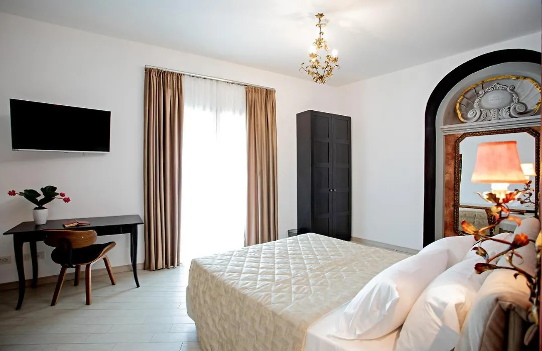 Ludus Rooms-1