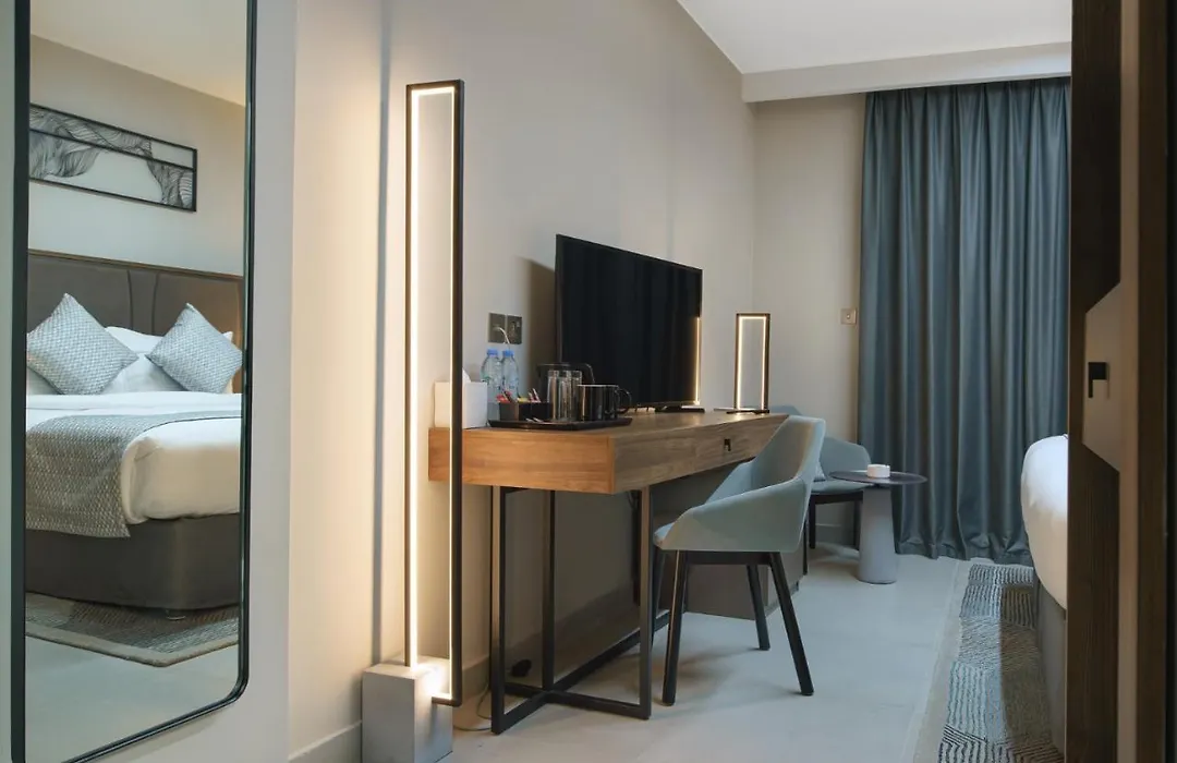 Hotel Holiday International-1
