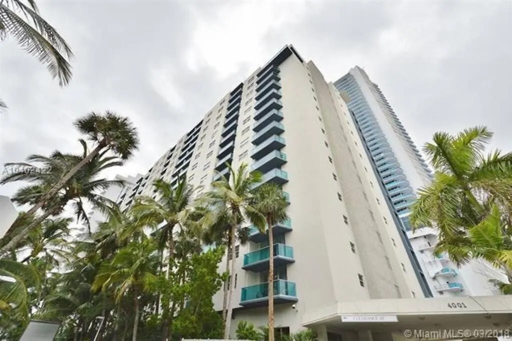 Beautiful Penthouse Condo With Stunning Views Of Both Ocean And City-1