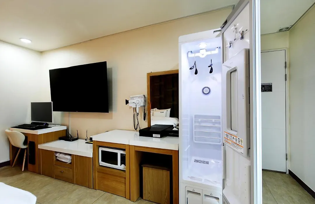White Tourist Hotel-1