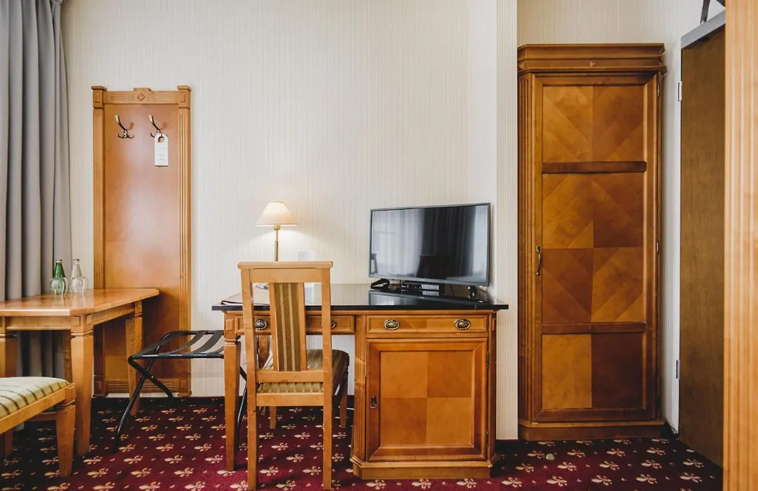 Hotel Solaris-1