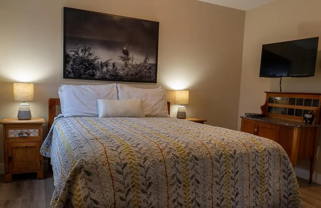 Wild Pacific Guest Suites-1