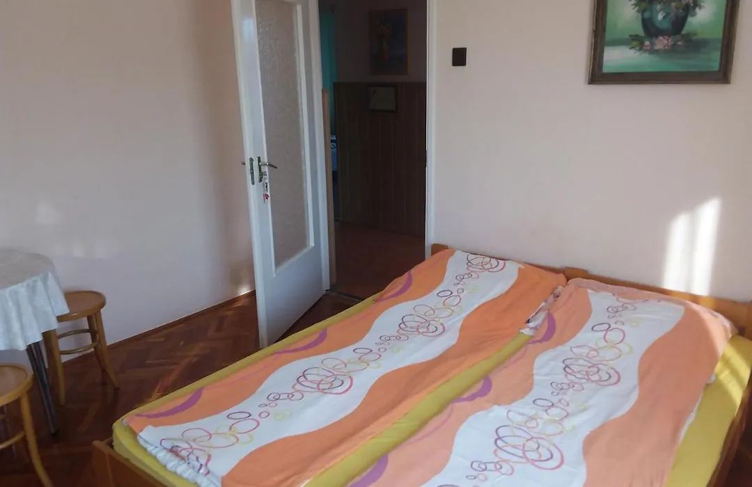 Gal Apartman 2-1