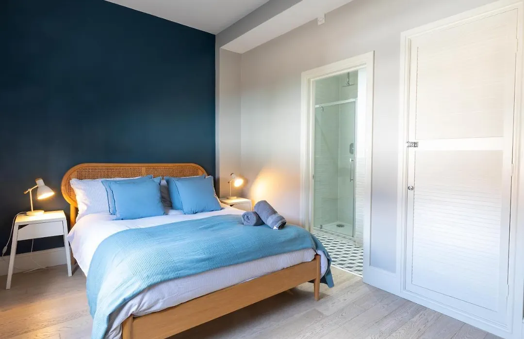 Cosy One Bedroom Apartments With Free Evening Parking-1