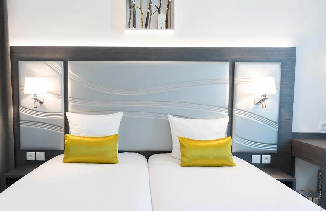 Hotel Versailles Chantiers-1