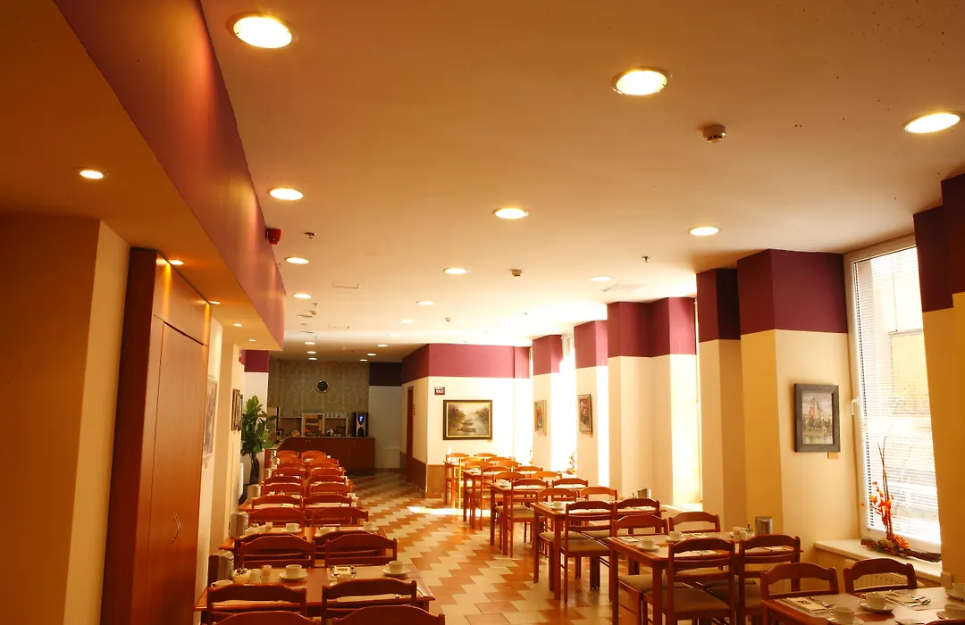 Six Inn Hotel Budapest-1