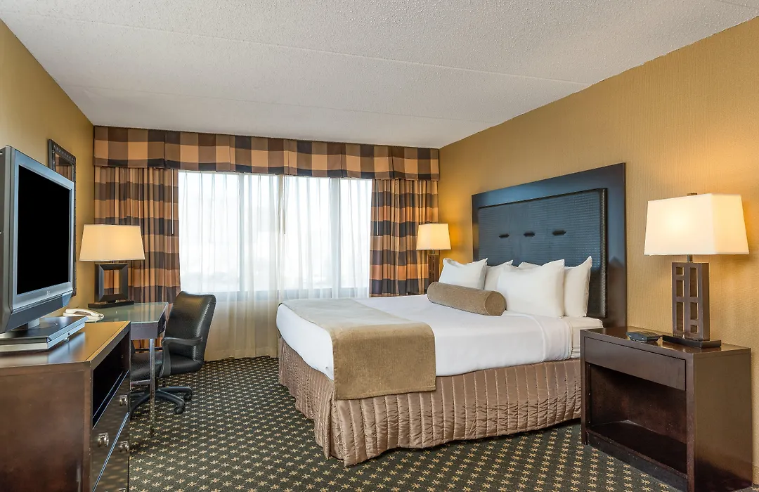 Crowne Plaza Indianapolis-Airport By Ihg-1