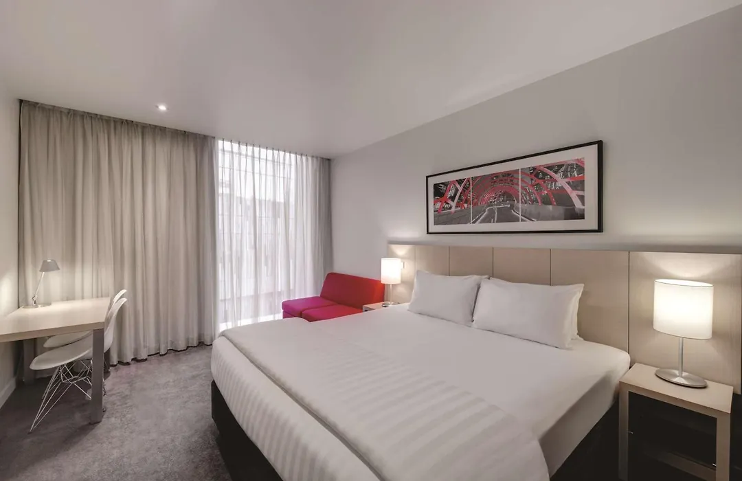Travelodge Hotel Melbourne Docklands-1