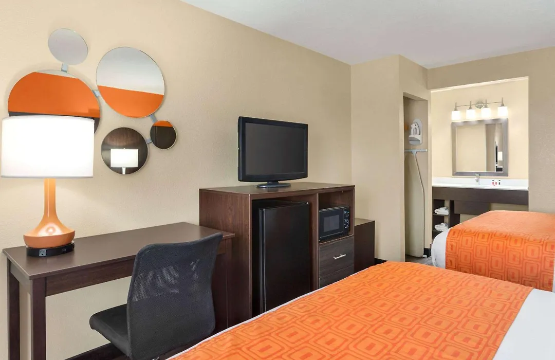 Howard Johnson By Wyndham Pigeon Forge-1