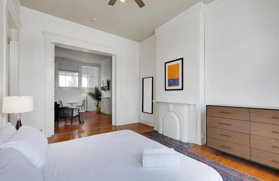 Apartment With King Bed In Downtown Louisville-1