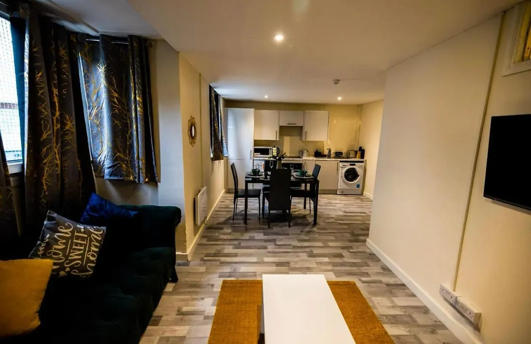 3 Bedrooms Flat -Wifi-Freeparking-Babycot-15Min To Pepys Park-1