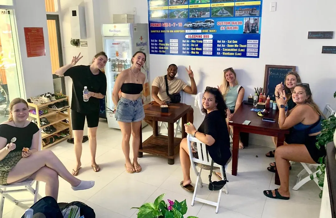 Dom Hostel And Bar-1