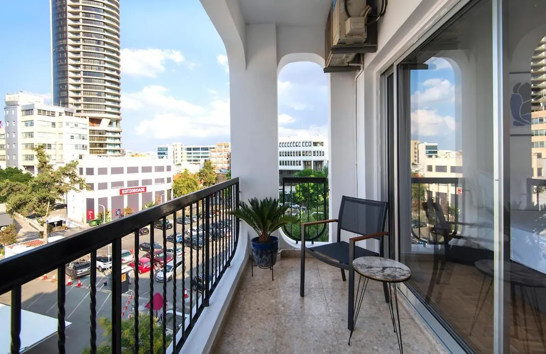 Urban Condo 10 - 2 Bdr-1
