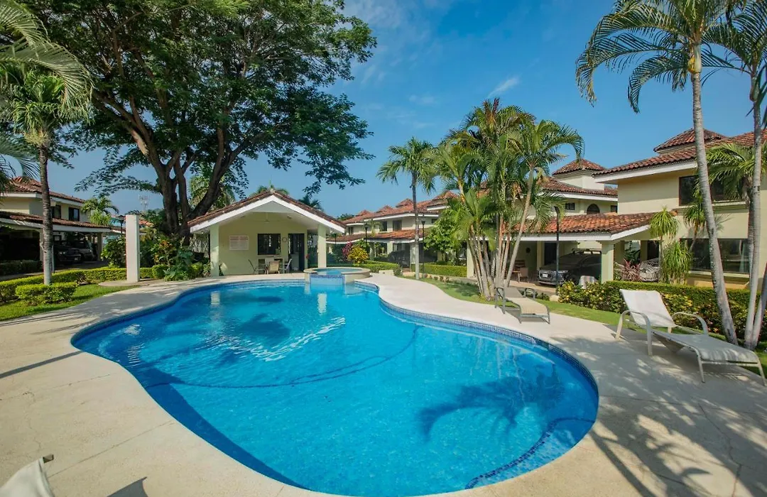 Three Bedroom Sunny Townhome-1