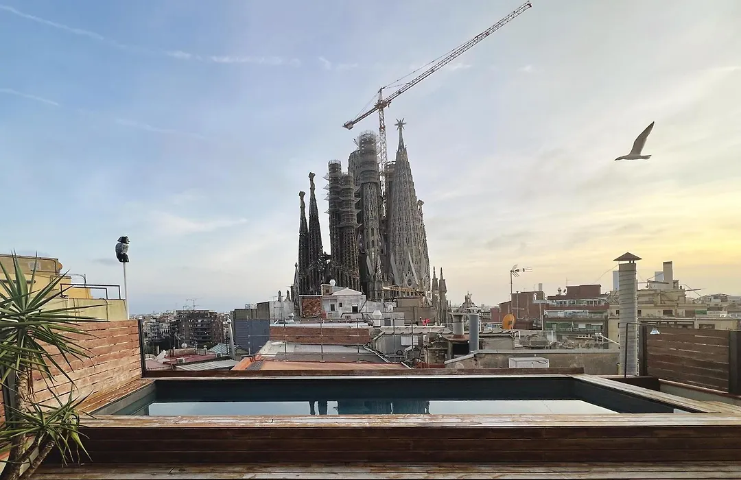 Enjoybcn Gaudi Apartments-1