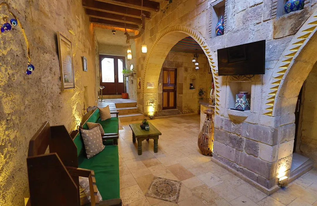 Bedrock Cave Hotel (Adults Only)-1