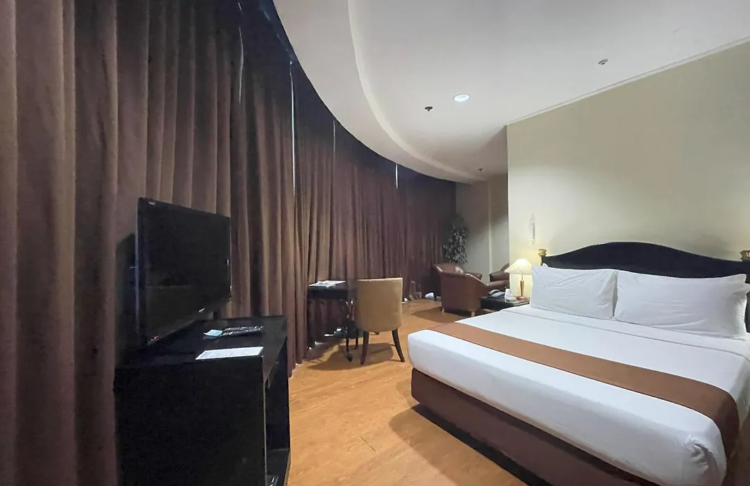 Golden Peak Hotel & Suites-1