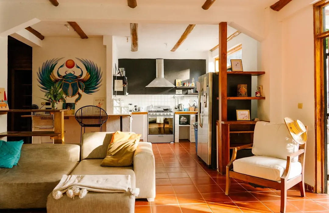 Salty Enthusiasts Share House & Villas-1