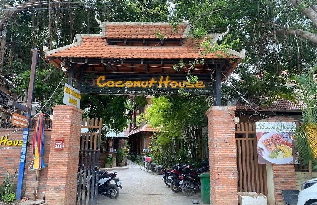 The Coconut House Hotel-1