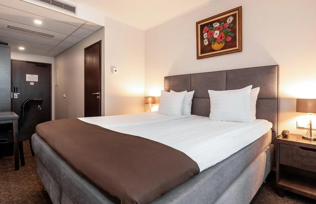 Adoryal Hotell-1