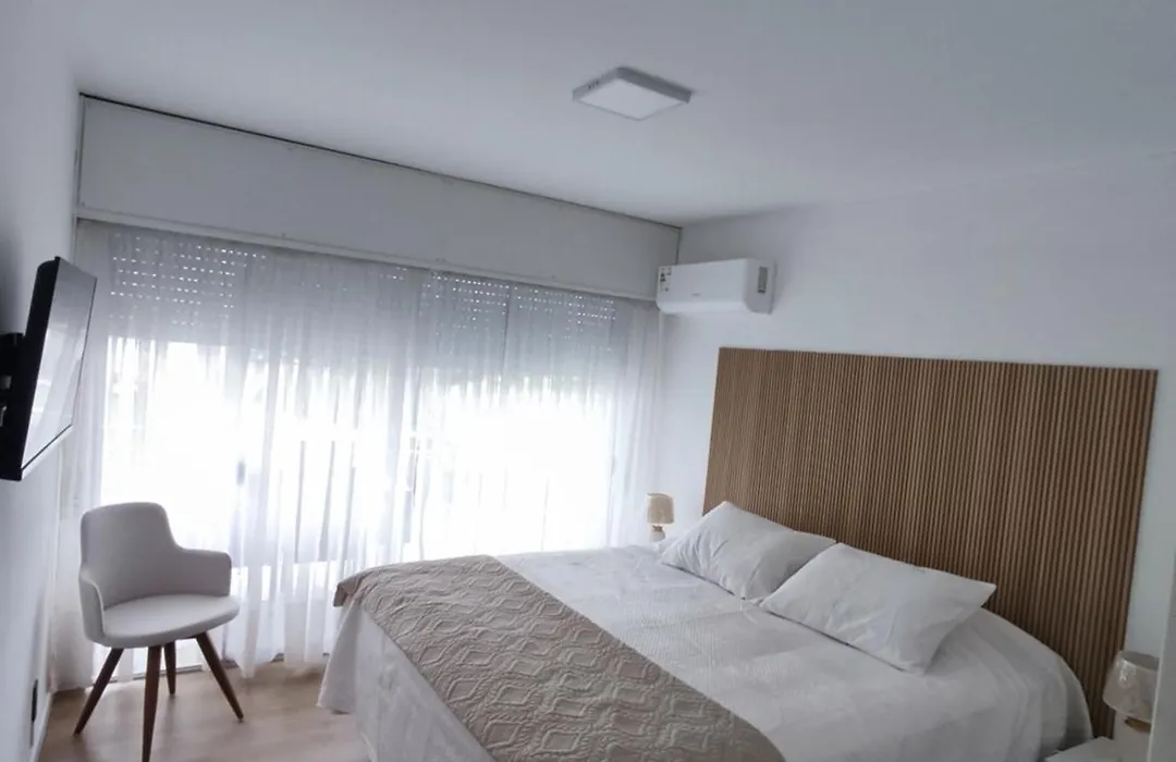 Hermoso Apartamento De 3 Dormitorios En Punta Del Este-1