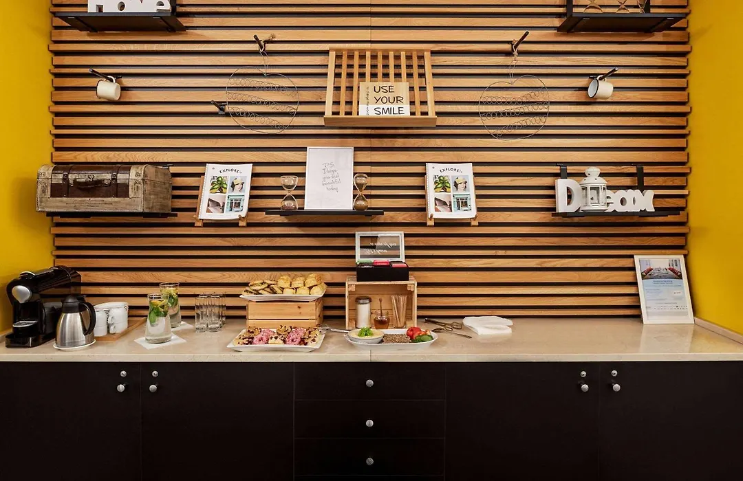 Vienna House Easy By Wyndham Bratislava-1