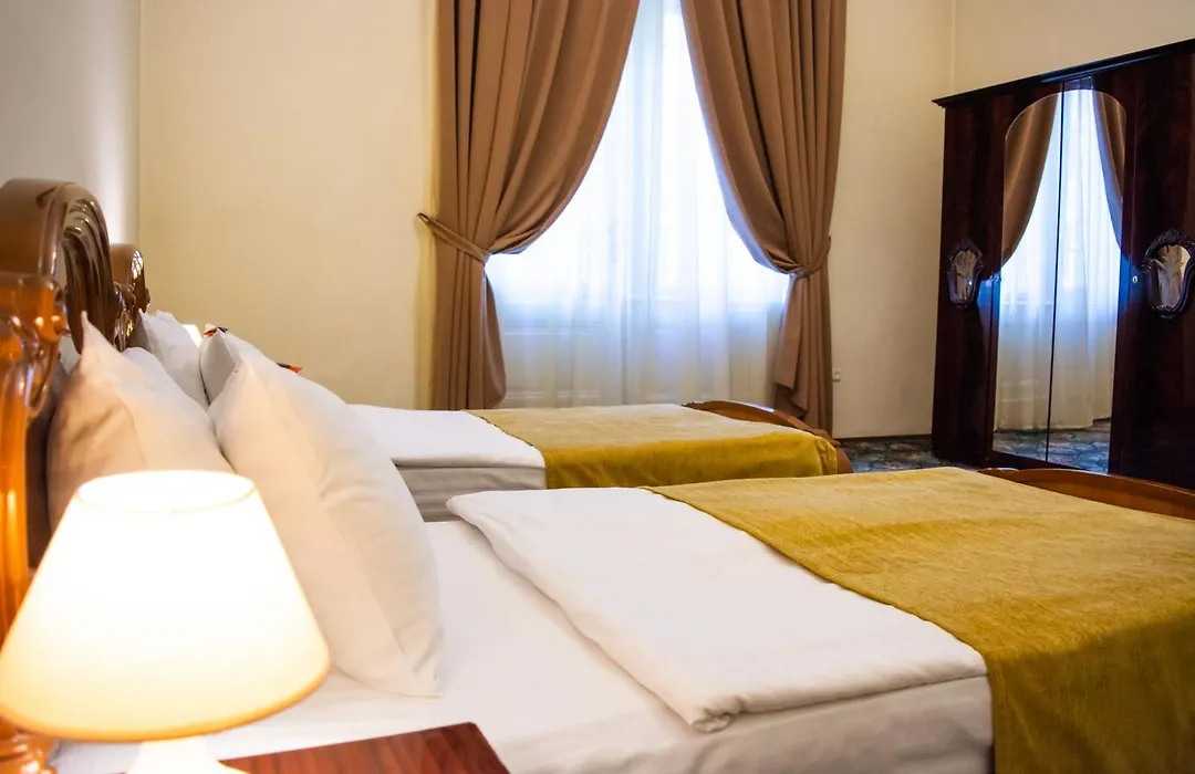 George Hotel-1