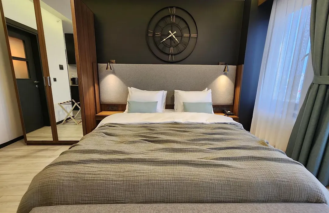 Taksim Landhouse Hotel 1 Min To Taksim Square-1