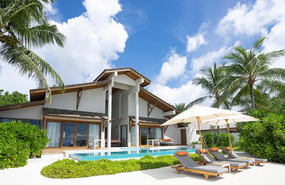 Emerald Faarufushi Resort & Spa-1