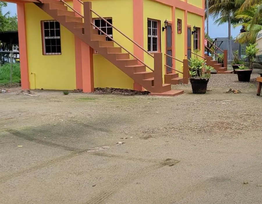 Alan'S Paradise Hotel-1