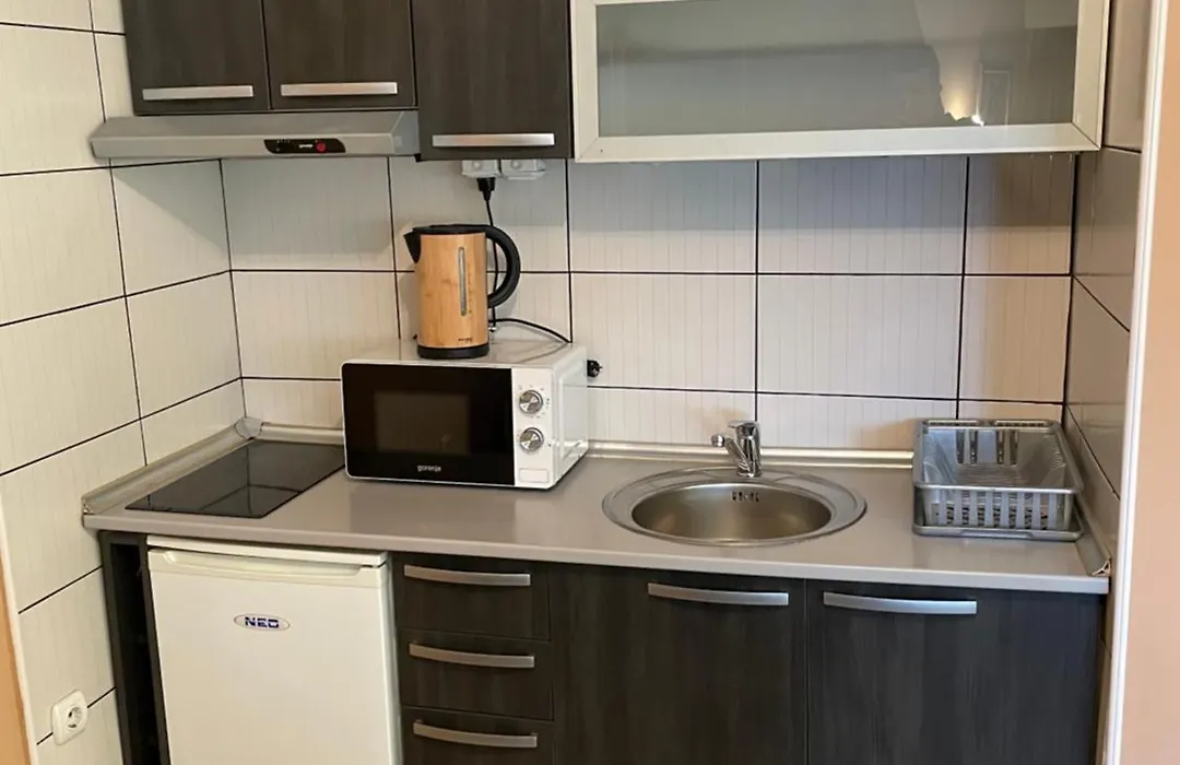 Apartment Brvenik Plus-1