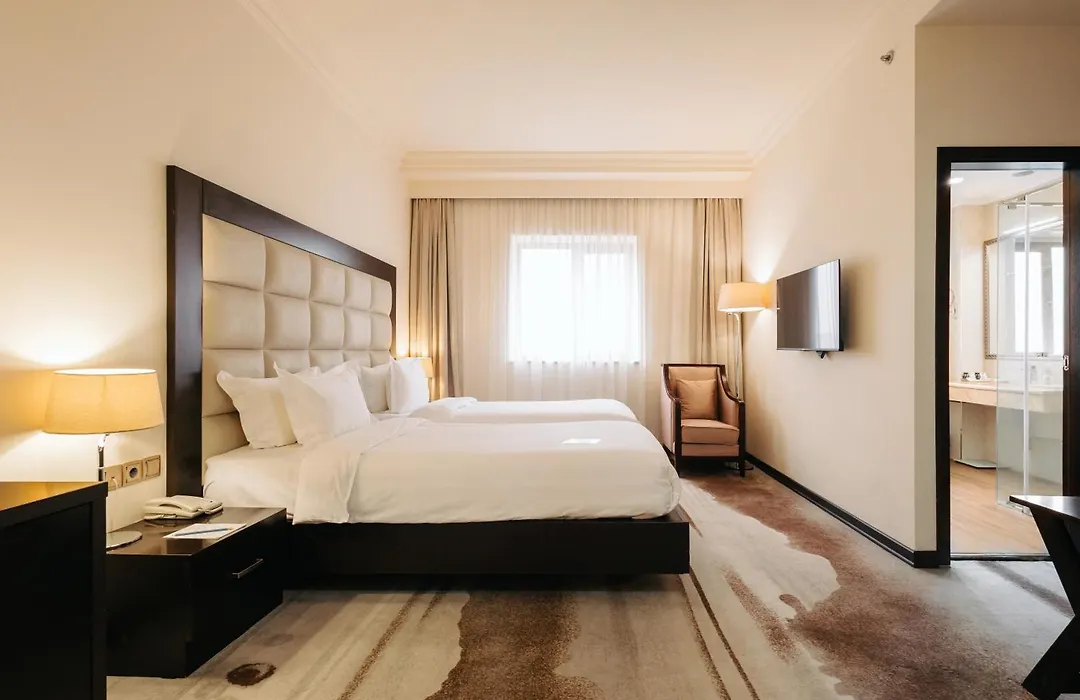 Paris Hotel Yerevan-1