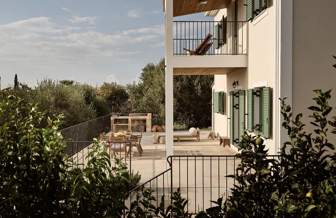 Phi Simple Living Quarters-1