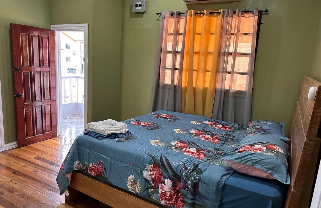 Hollywood Guesthouse-1
