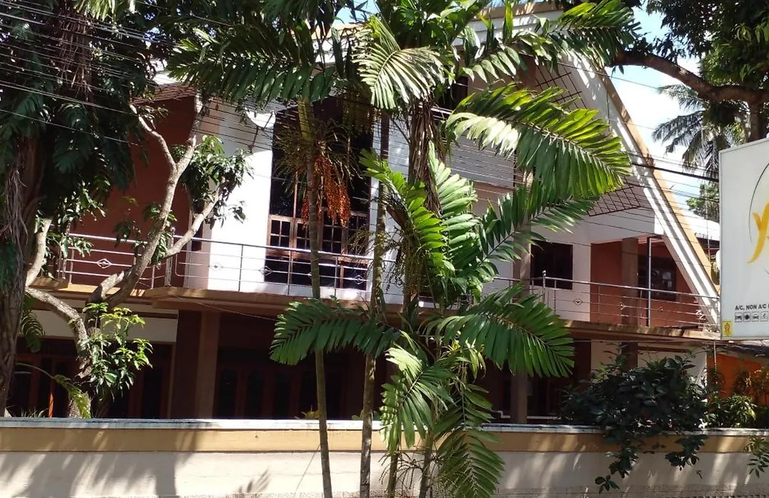 Yellow Birds Resort-1