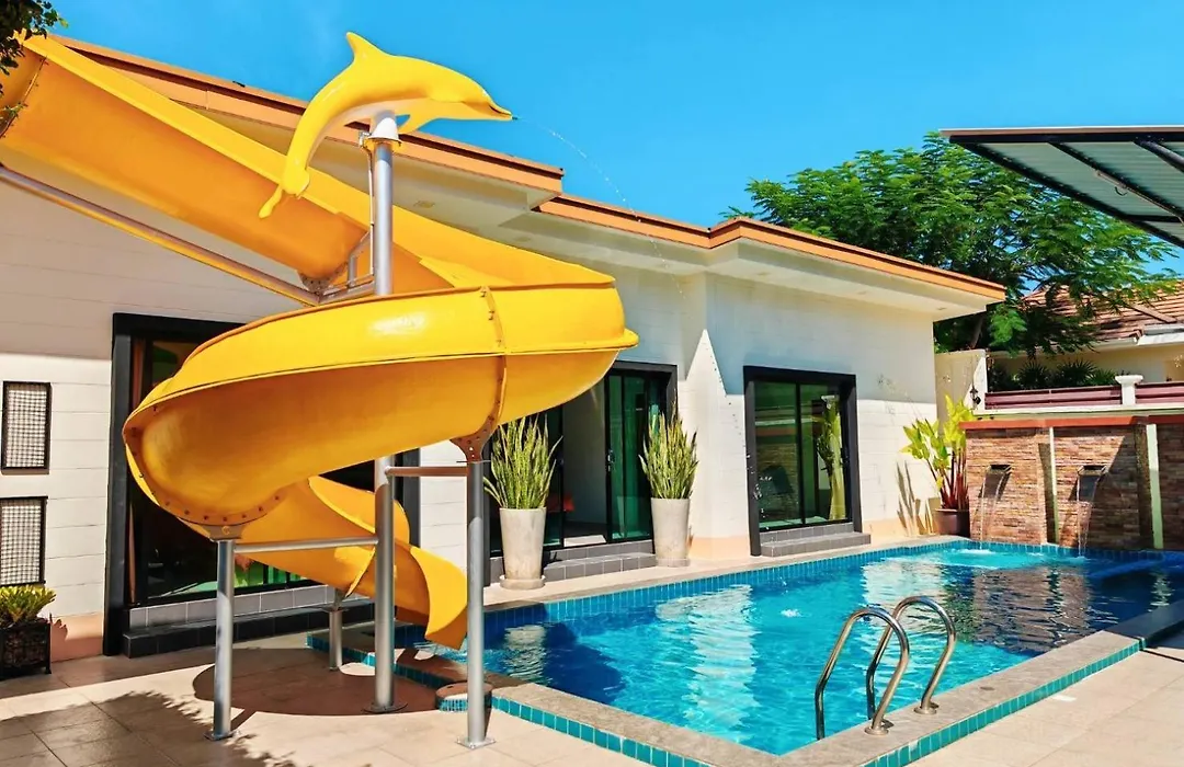 Baan Big Family Pool Villa-1