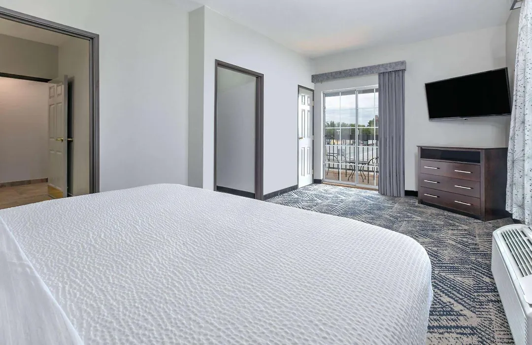 La Quinta By Wyndham Tulsa Airport / Expo Square-1