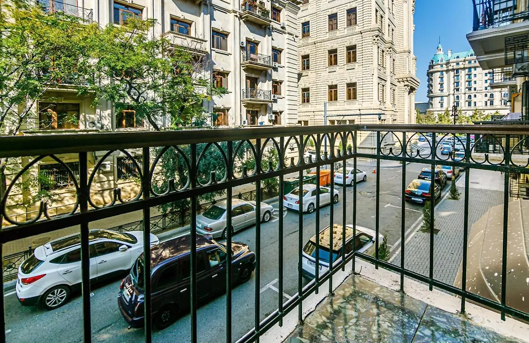 Azneft Square Deluxe Apartment-1