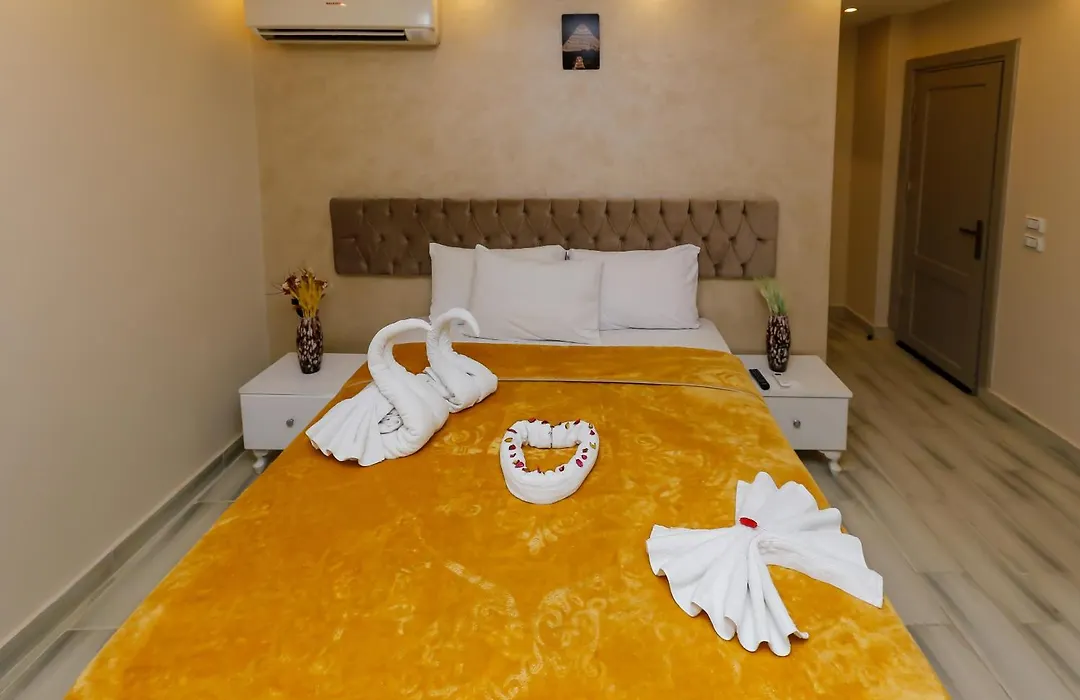 Venus Pyramids Inn Rooftop Access & Free Breakfast-1