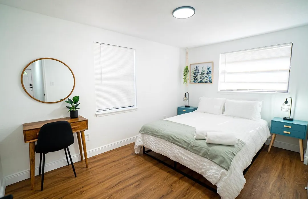 Casita-Stylish Garden Home 5 Min To Bayshore Water-1