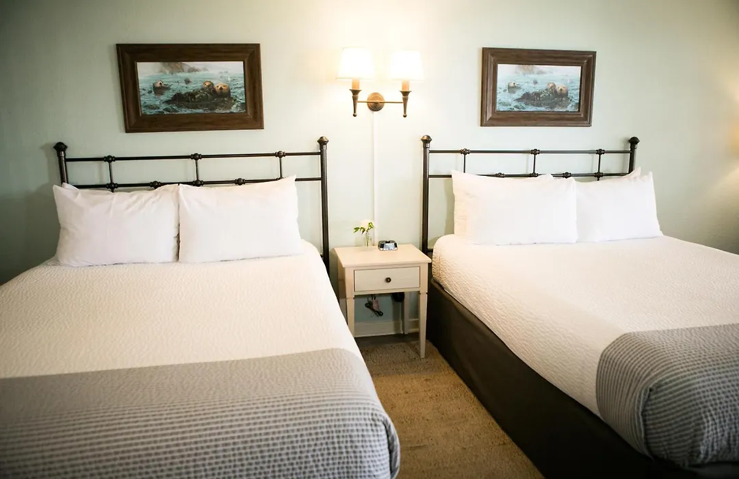 Sea Otter Inn-1