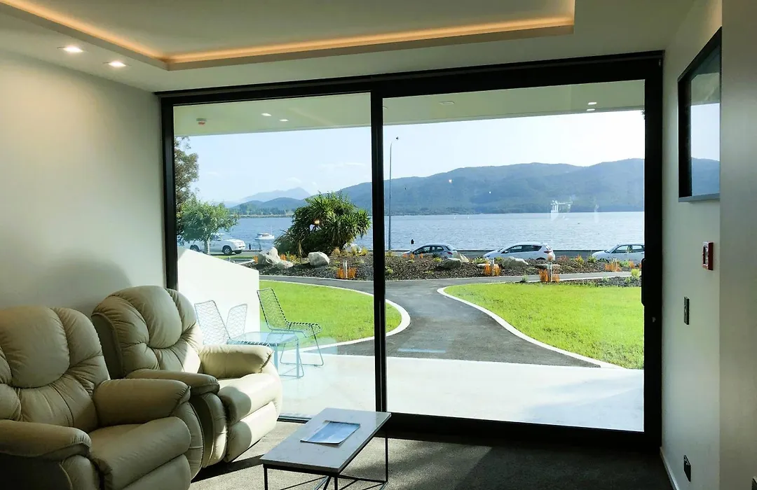 Fiordland Lakeview Motel And Apartments-1
