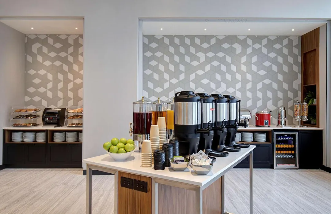 Hampton Inn Montreal Downtown, Qc-1