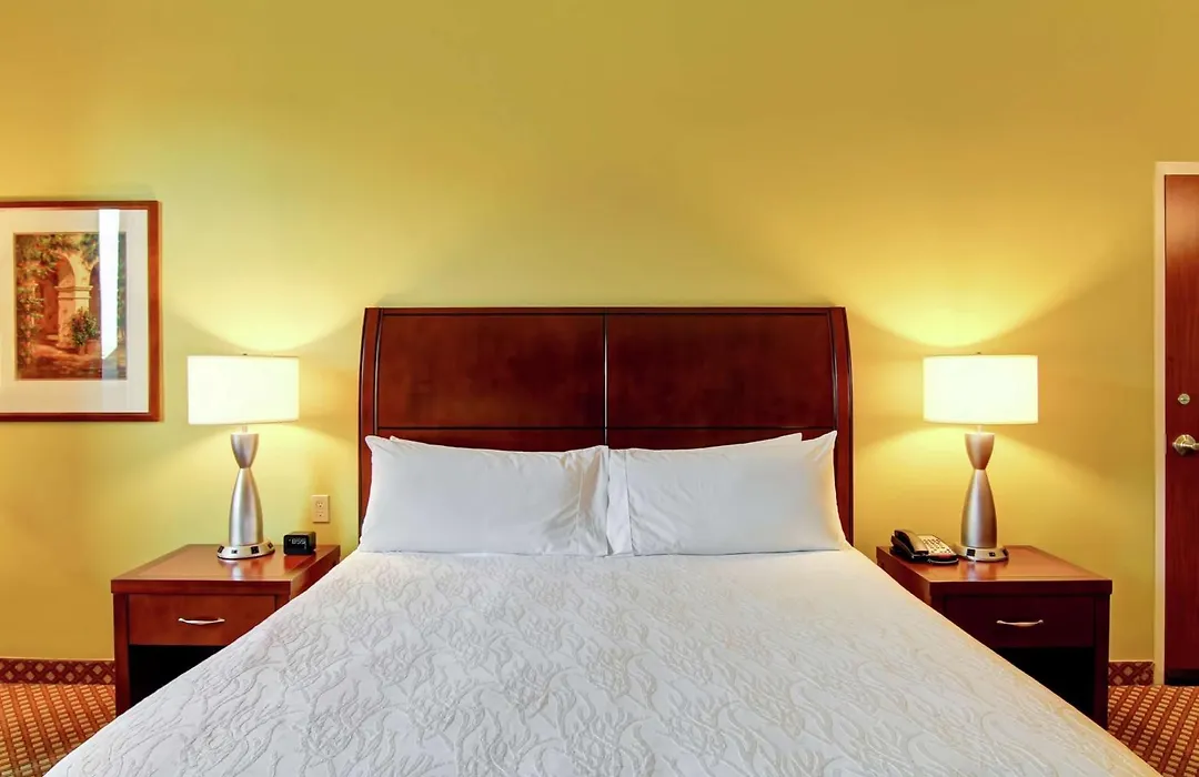 Hilton Garden Inn Ottawa Airport-1