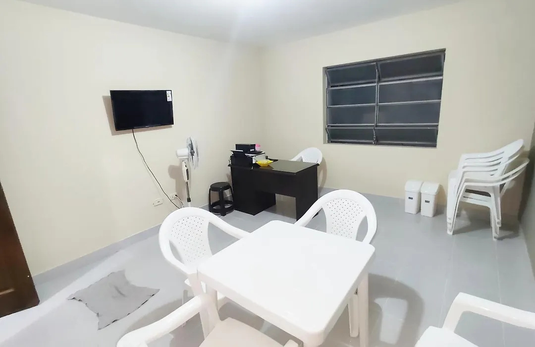 Hostal Center-1