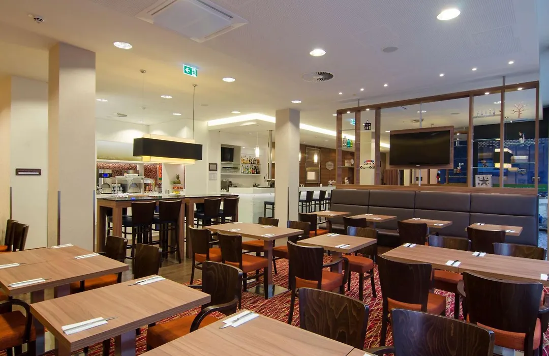Hampton By Hilton Nuernberg City Center-1
