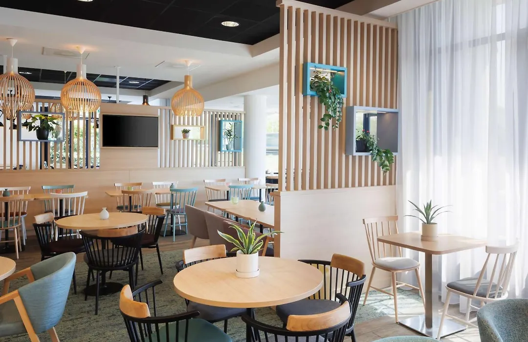 Hampton By Hilton Amsterdam Airport Schiphol-1