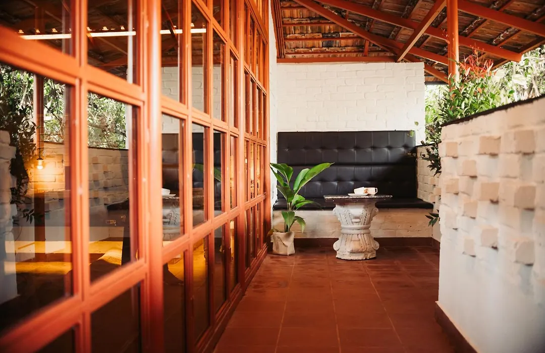 Boho'S Hotel-1